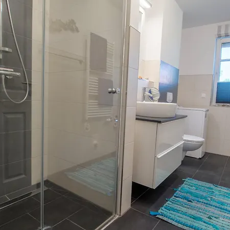 Lindenstrasse 13 Seenadel * Zingst