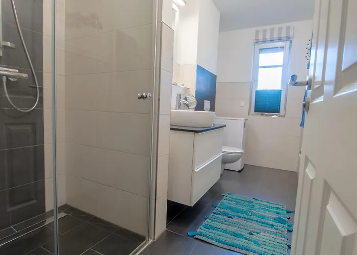 Lindenstrasse 13 Seenadel